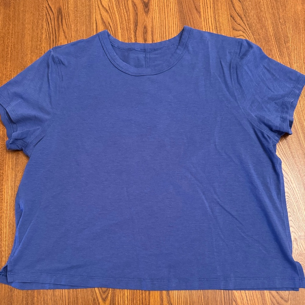 Lululemon classic fit cotton blend tee